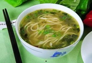 甘肃吃瓜泡馍,吃瓜泡馍的独特风味体验