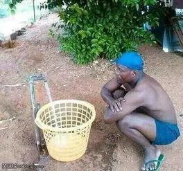 带客户洗脚吃大瓜,带客户洗脚品大瓜，商务洽谈新风尚