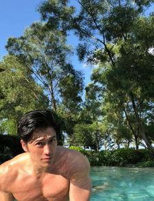 吃瓜50岁大叔,揭秘50岁大叔的吃瓜人生