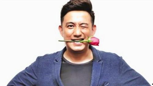 黄磊吃哈密瓜,甜蜜时光里的美食之旅  第1张