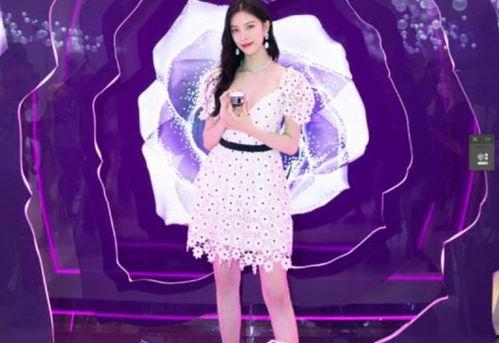 菏泽吃瓜女主角,揭秘网络红人的崛起之路  第2张